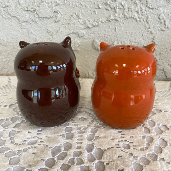 Cracker Barrel Stoneware Owls Salt & Pepper Shakers in Original Box - Picture 4 of 15